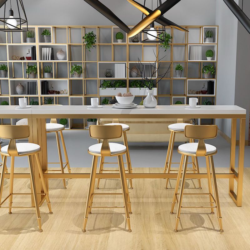 Tavolo da banco di altezza della barra da barra interno.