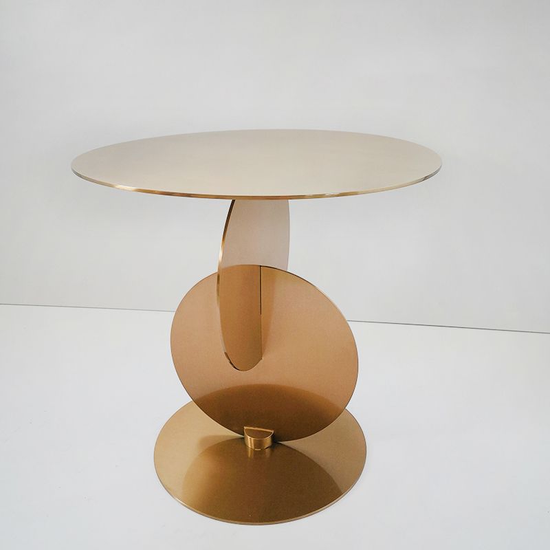 Mesa de metal circular de diseño de pedestal de estilo moderno medieval