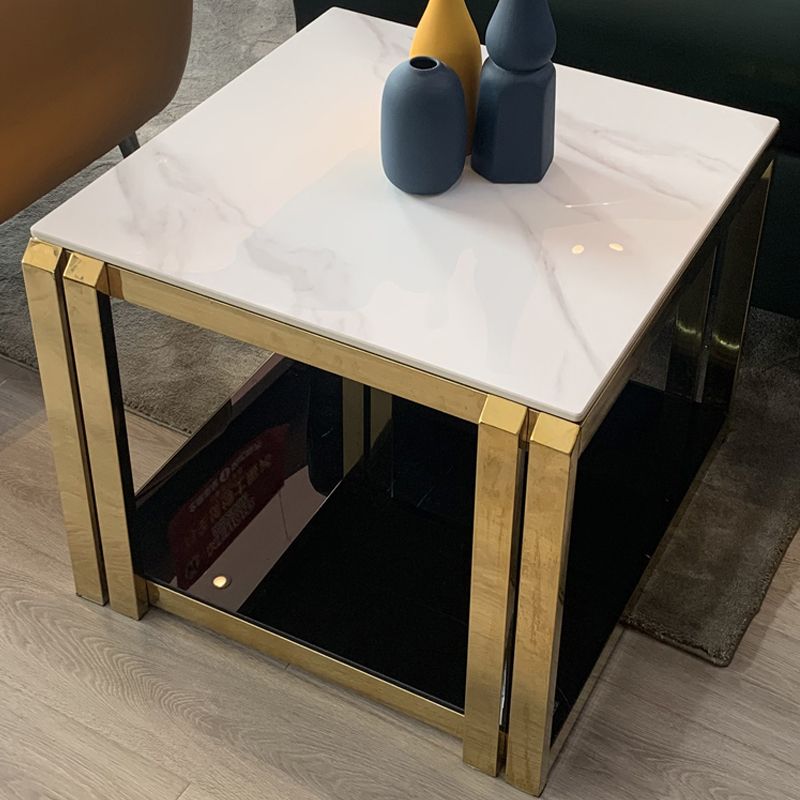 棚付きの石の上端テーブルグラムフレームソファのサイドテーブルリビングルーム