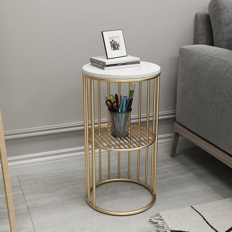 21.65 "Alto Metal Glam Nightstand de almacenamiento Abierto de almacenamiento Bedside Bedside con estantes