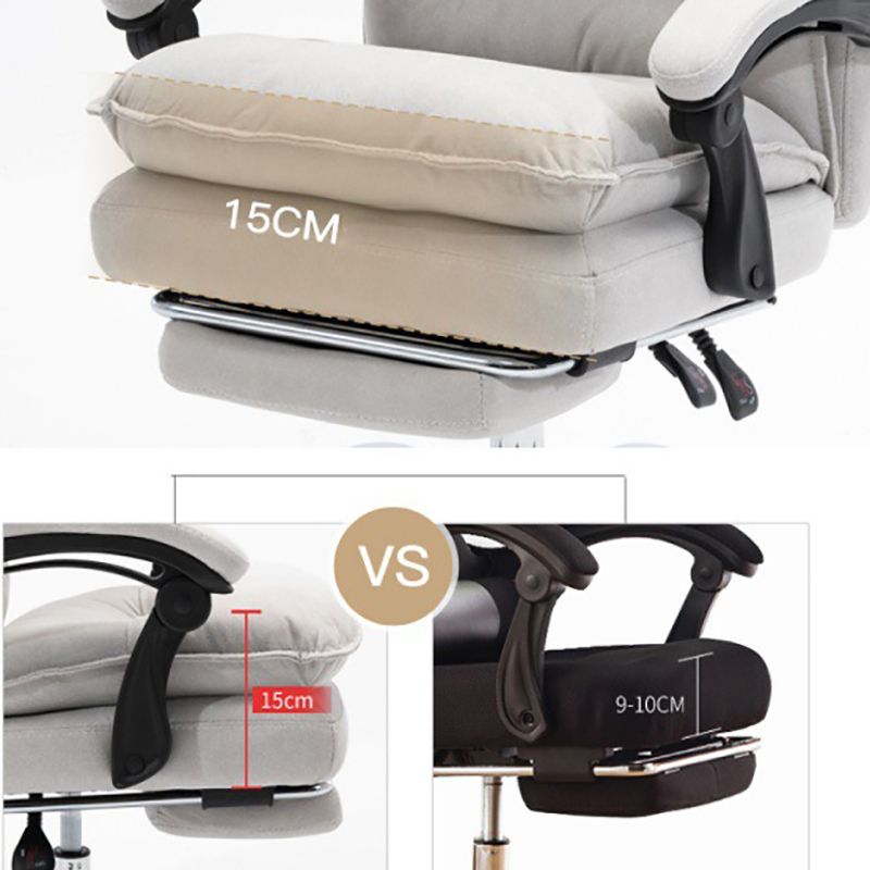 Zeitgenössischer Bürostuhl mit Waffenvereinbarungsstuhl mit Rädern