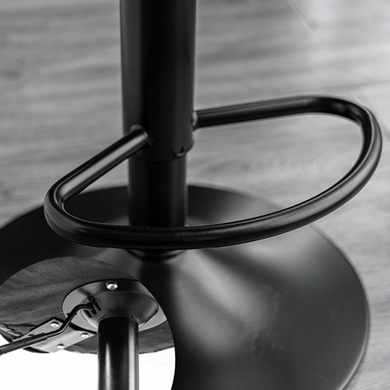 Contemporary Leather Swivel Barstool Indoor Bar Stool with Iron Legs and Low Back Clearhalo 'Bar Furniture' 'Bar Stools' 'bar_stools' 'furn' 'furn_bar_stools' 'Furniture' 'furniture_bar_stools' 'Kitchen & Dining Furniture' 1200x1200_5af0b18e-5a86-46ea-b0f4-53d084853fae