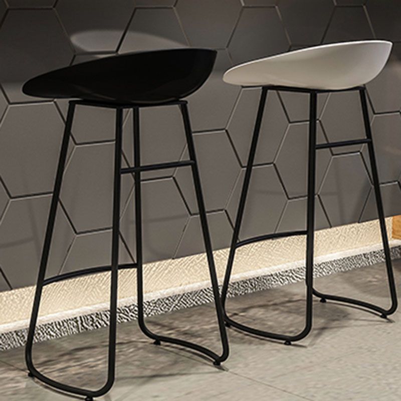 Modern Matte Finish Iron Bar Stool Footrest Milk Tea Shop Stool Clearhalo 'Bar Furniture' 'Bar Stools' 'bar_stools' 'furn' 'furn_bar_stools' 'Furniture' 'furniture_bar_stools' 'Kitchen & Dining Furniture' 1200x1200_5af225cb-4a6d-4b4c-b681-66df30622ceb
