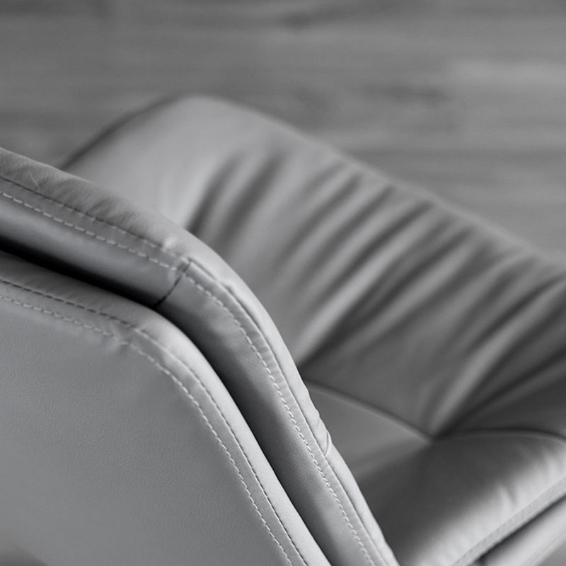 Scandinavian Metal Barstool Faux Leather Counter Stool With Chrome Base in Matte Finish Clearhalo 'Bar Furniture' 'Bar Stools' 'bar_stools' 'furn' 'furn_bar_stools' 'Furniture' 'Kitchen & Dining Furniture' 1200x1200_5b1d2697-19c3-427e-b16e-3840e8a63729