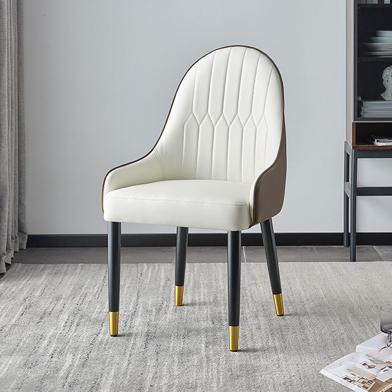 Glam -stijl Parsons eetkamerstoelen faux lederen armloze zijstoel