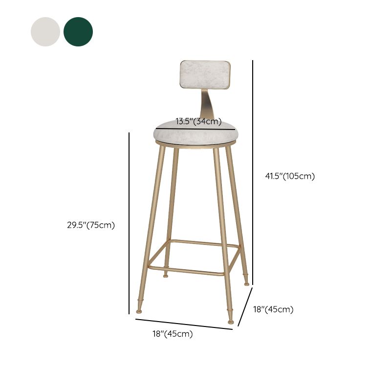 Sgabelli da bar rotondi imbottiti glam con base in metallo