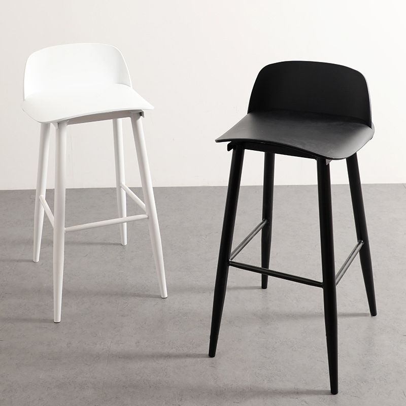 Scandinavian Plastic Counter Stools Low Back Indoor Bar Stools with Metal Footrest Clearhalo 'Bar Furniture' 'Bar Stools' 'bar_stools' 'furn' 'furn_bar_stools' 'furniture_bar_stools' 'Kitchen & Dining Furniture' 'kitchen&dining_furn' 'kitchen' 'kitchen_furn' Furniture' 1200x1200_5b83686c-fe22-411d-93df-edf04f89383a