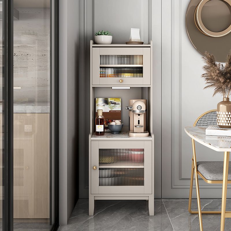 Tavolo da sideboard in pietra a buffet in stile glam con mobile