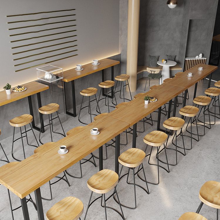 Rechteckiger Stehtisch aus massivem Holz mit Kufengestell für die Küche und das Esszimmer