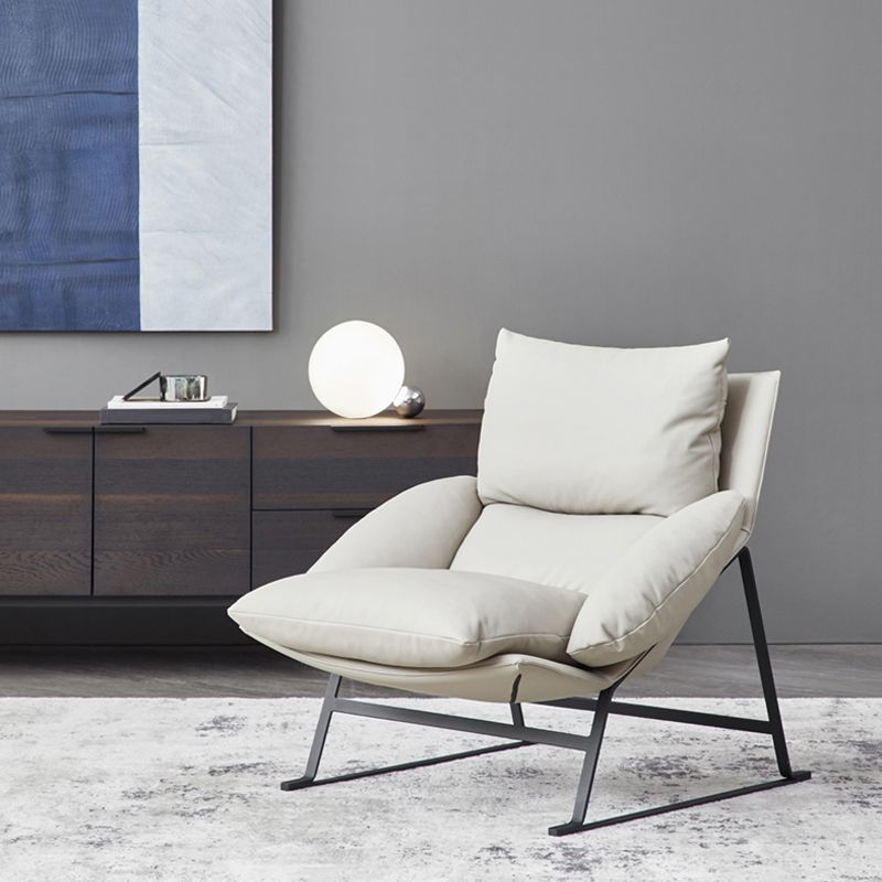 Zeitgenössischer 35,5 "breites Kunstleder -Leder -Kissen -Back -Lounge -Stuhl