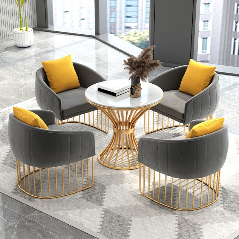 Strakke achterste fluwelen bank met kussens voor appartement 25,59 "breed