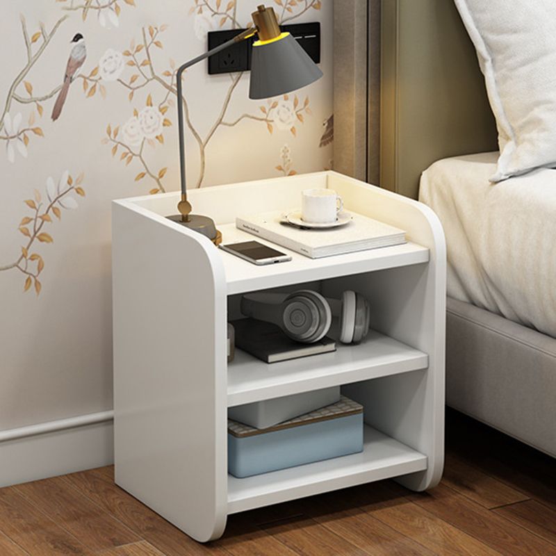 Hölzerne Nachttisch mit Regalen und Schubladen 15,7 "/22.8" hoher Nachttisch