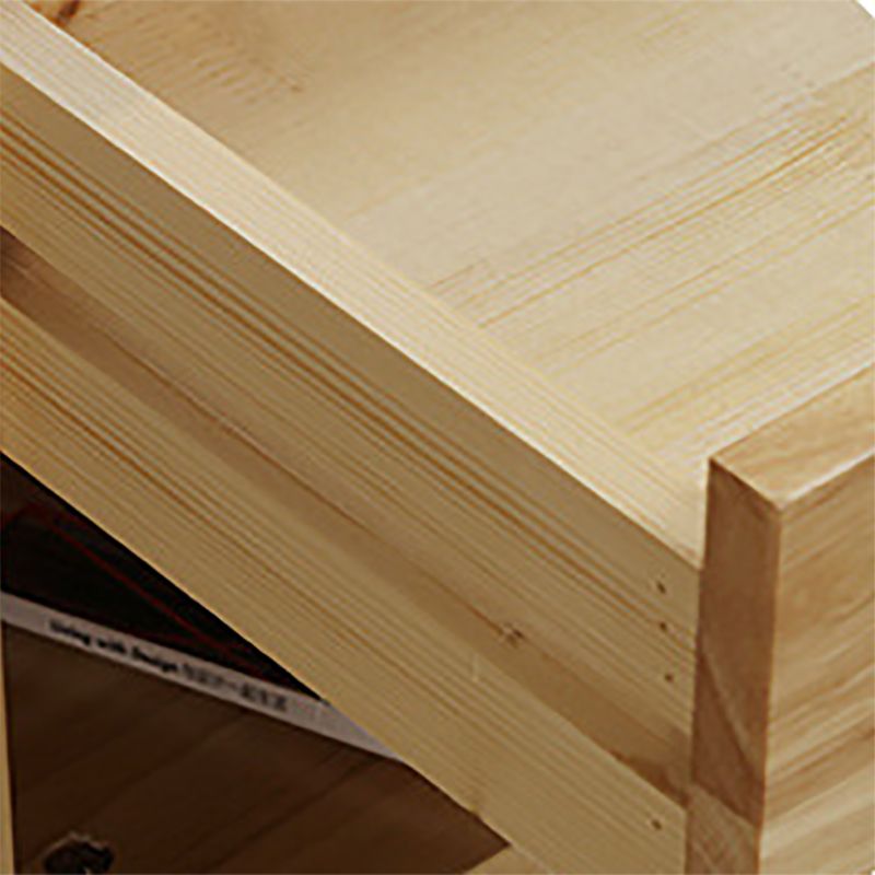 ソリッドウッドベッドサイドキャビネットの脚には、引き出し付きのナイトテーブルが含まれています