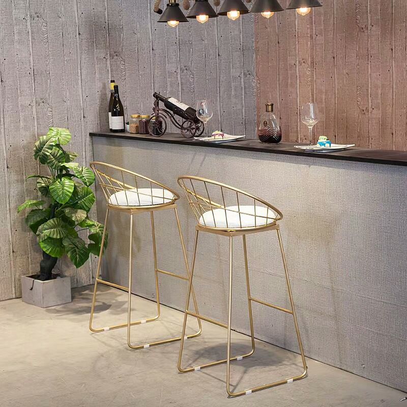 Contemporary Round Pub Table Set with Metal Stools 1/3/5 Pieces Pine Wood Top Bar Set Clearhalo 'Bar Furniture' 'furn' 'furn_home_bar_bar_sets' 'Furniture' 'Home Bars & Bar Sets' 'home_bar_bar_sets' 'Kitchen & Dining Furniture' 1200x1200_5cf43635-ee31-4dbc-ac6c-5a0fa7663212