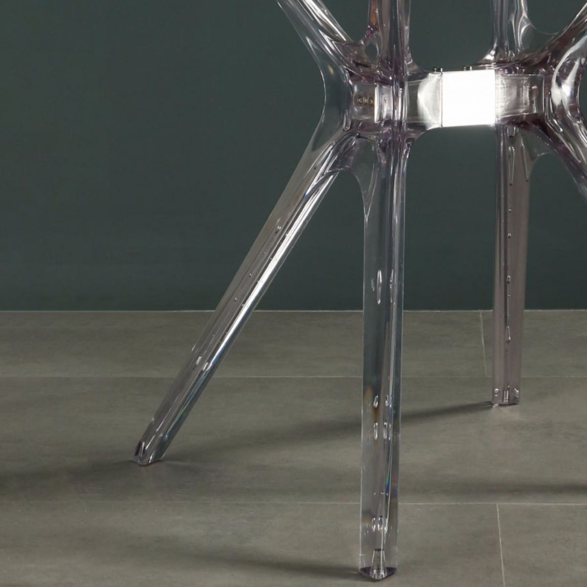 31.5" Modern Style Dining Table Round Glass Pedestal Dining Table for Home Use Clearhalo ' dining_table' 'Dining Tables & Seating' 'Dining Tables' 'furn' 'furn_dining_table' 'Furniture' 'furniture_dining_table' 'Kitchen & Dining Furniture' 'kitchen&dining_furn' 'kitchen' 'kitchen_dining_table' 1200x1200_5d17e70d-5ce9-48c6-9d38-ef4685b9a7f1