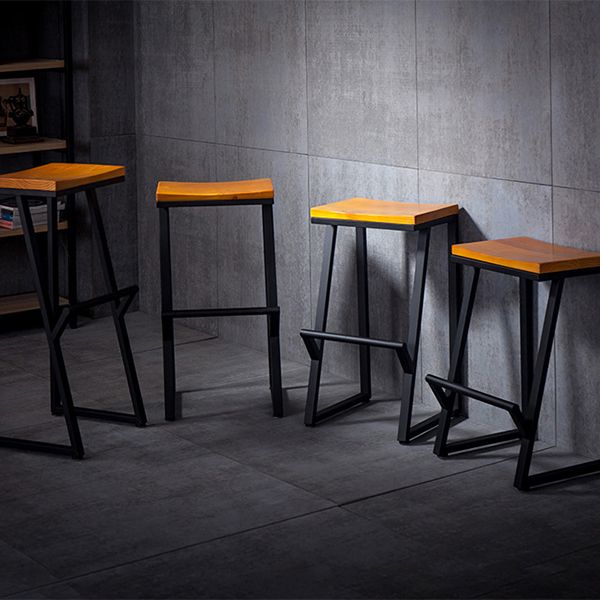 Contemporary Metal Counter Stool Wood Seat Bar Stool for Living Room Clearhalo 'Bar Furniture' 'Bar Stools' 'bar_stools' 'furn' 'furn_bar_stools' 'Furniture' 'Kitchen & Dining Furniture' 1200x1200_5d3ca3ab-c445-4342-989b-ba8a55087d3b