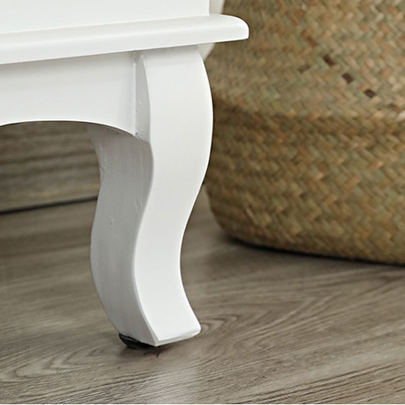 Nautische gemanipuleerde hout op de slaapkamer van hout opbergkast met laden