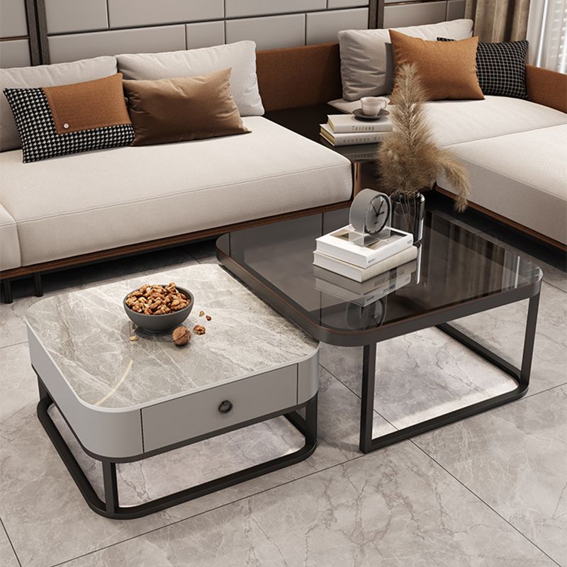 Quadratischer Couchtisch mit Glasplatte, zusammensetzbarer Couchtisch für das Wohnzimmer