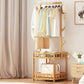 Moderne entreehal boom houten planken kleerhanger hal kapstok