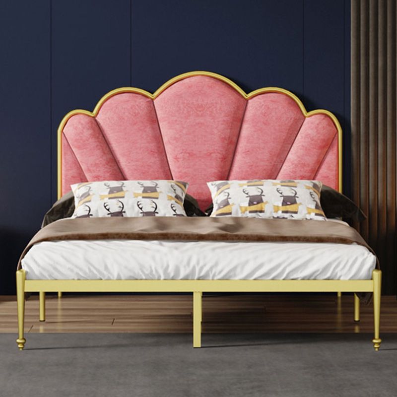 Glam -metalen paneelbed met stoffen camelback gestoffeerd hoofdeinde