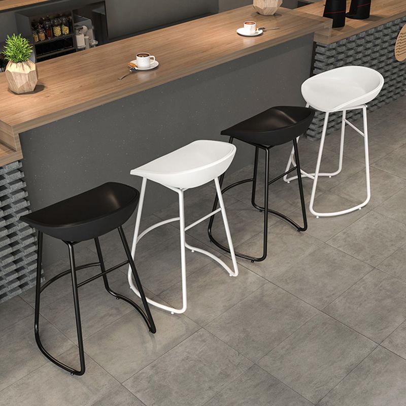 Contemporary Counter Bar Stool Plastic Bar Stool with Iron Base and Footrest Clearhalo 'Bar Furniture' 'Bar Stools' 'bar_stools' 'furn' 'furn_bar_stools' 'furniture_bar_stools' 'Kitchen & Dining Furniture' 'kitchen&dining_furn' 'kitchen' 'kitchen_furn' Furniture' 1200x1200_5e2bd5f6-26c1-4779-8e07-2f6ee21dbb30
