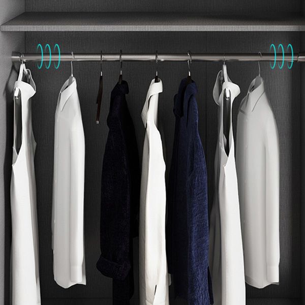 Asta di guardaroba in legno di colore grigio incluso armadio guardaroba con porta scorrevole