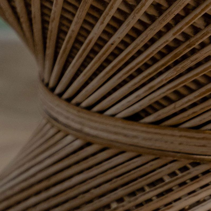 リビングルーム用の丸い熟成フレームベースを備えたフランスのカントリースタイルのサイドテーブル