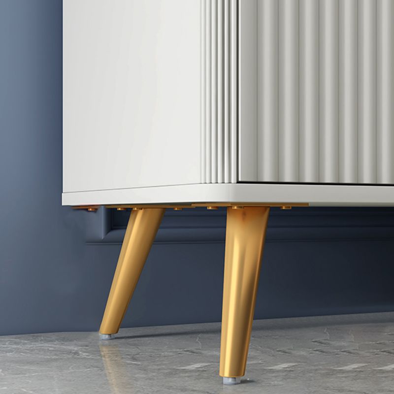 Credenza con finitura sideboard di pietra sinterizzata glam con scaffalatura regolabile