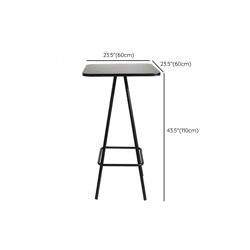 Quadratisches Industrie-Stehtisch-Set, 1/2-teiliger Thekentisch mit hohen Eisenhockern