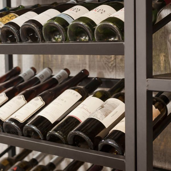 Bouteille de vin de sol moderne et rack en verre en métal rack de vin avec étagère