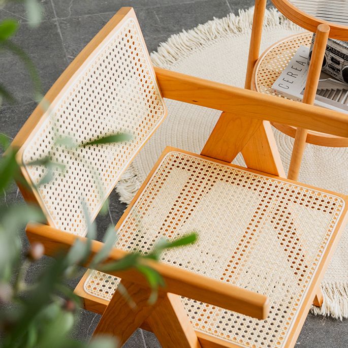 現代バルコニーウッドアームチェアマット仕上げオープンダイニングチェア