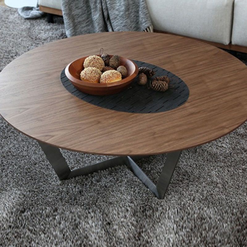 Cross Legs 1 Einzel-Couchtisch in Braun, runder skandinavischer Cocktailtisch aus massivem Holz