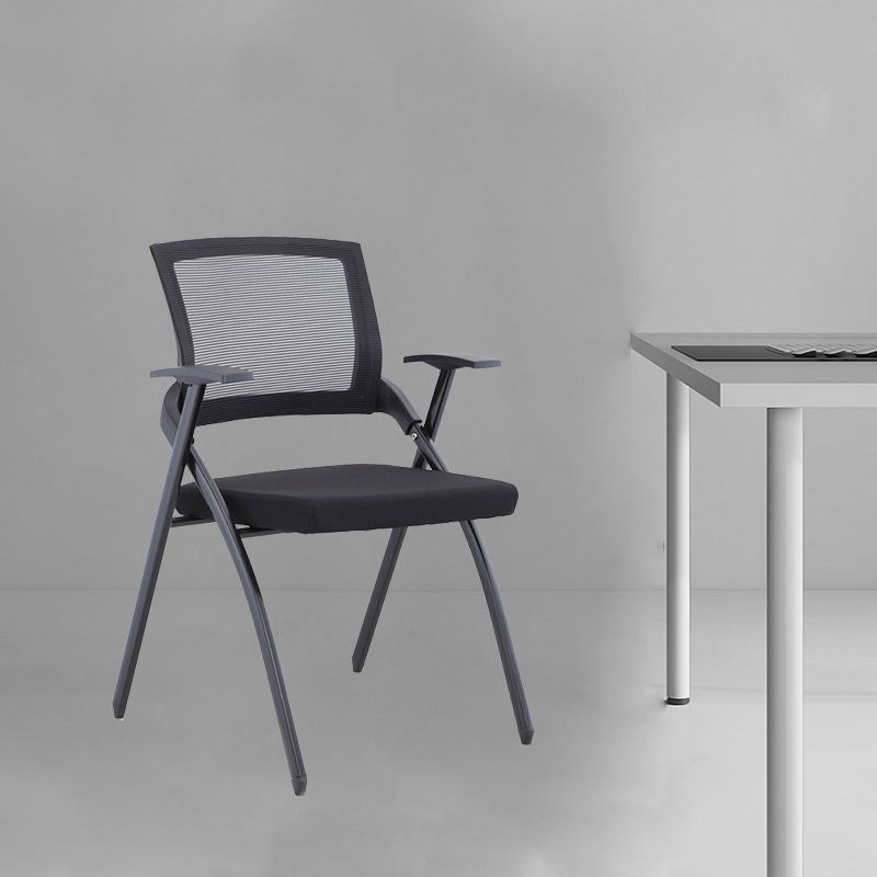 Chaise de bureau contemporaine noire à bras fixes et dossier moyen