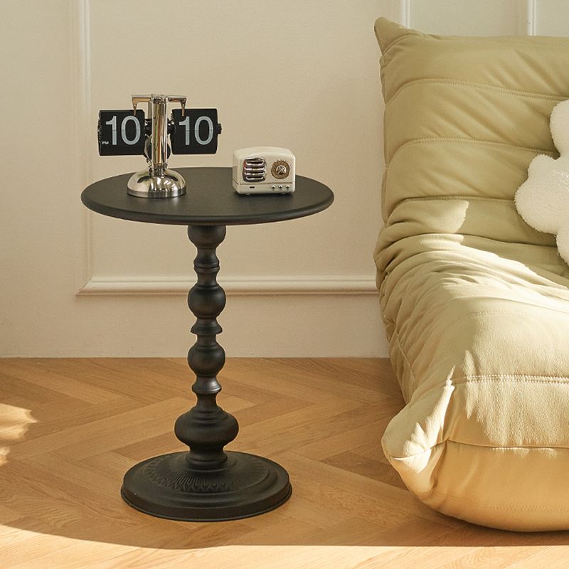 Tabla de extremo redonda de metal modernista Tabla de pedestal de 20.5 "de altura