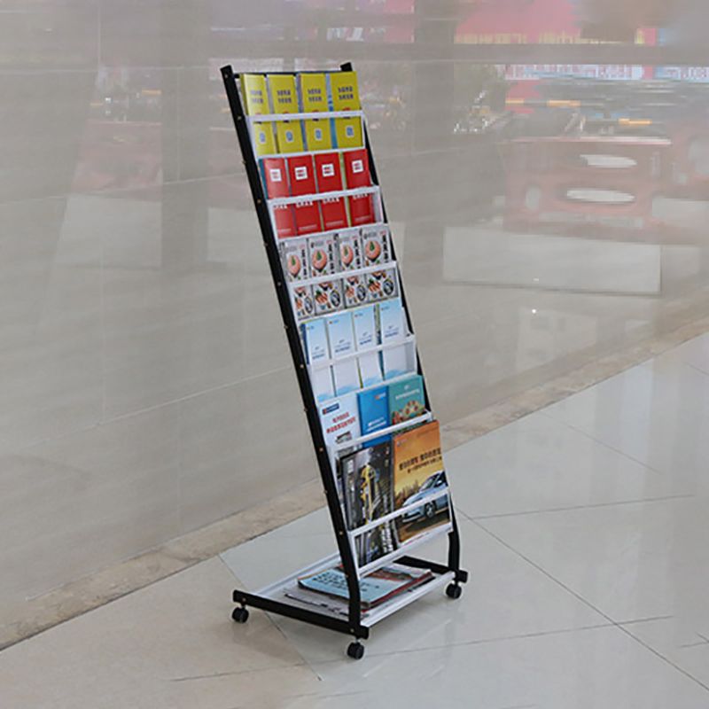 Zeitgenössischer vertikales Metall -Bücherregal geschlossen Back -Bücherregal mit Regalen