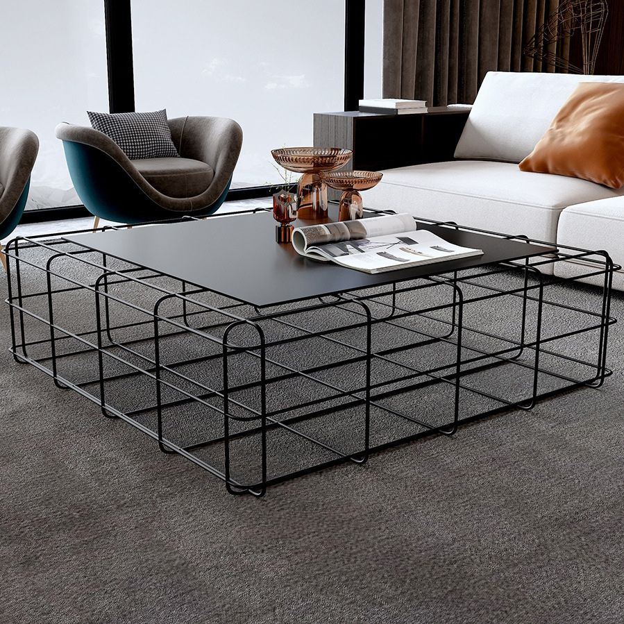 Tavolino moderno di metà secolo con top di ferro in nero