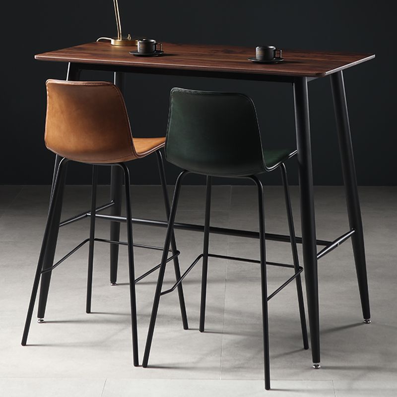 Eigentijdse rugleuning faux lederen armloze barkruk met voetsteun