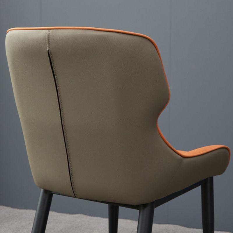 Chaise de finale finale mate avec jambes noires chaise latéral contemporaine pour salle à manger