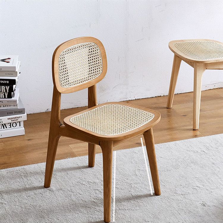 Sillas de comedor de ratán modernas muebles de comedor abiertos con patas de madera en acabado mate