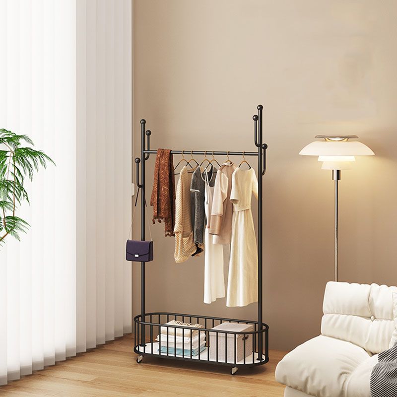 Splendido cestino per cappotti per cappotti in metallo con i casiri