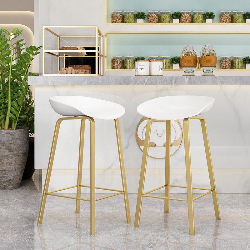 Modern Armless Backrest Counter Stool Iron Cafe Bar Stool with Acrylic Seat Clearhalo 'Bar Furniture' 'Bar Stools' 'bar_stools' 'furn' 'furn_bar_stools' 'Furniture' 'furniture_bar_stools' 'Kitchen & Dining Furniture' 1200x1200_6082e3ee-50c7-44be-88db-37ab724ea5be