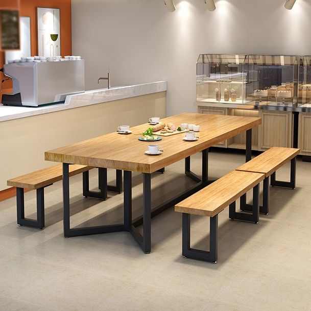 Table à manger rectangulaire avec base en fer industrielle et cadre noir