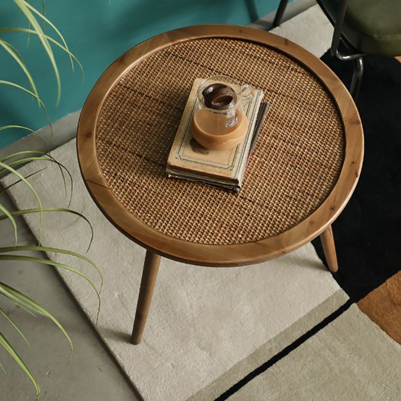 Moderner runder Hinternstisch 3 Beine Endtisch mit Rattan -Akzenten