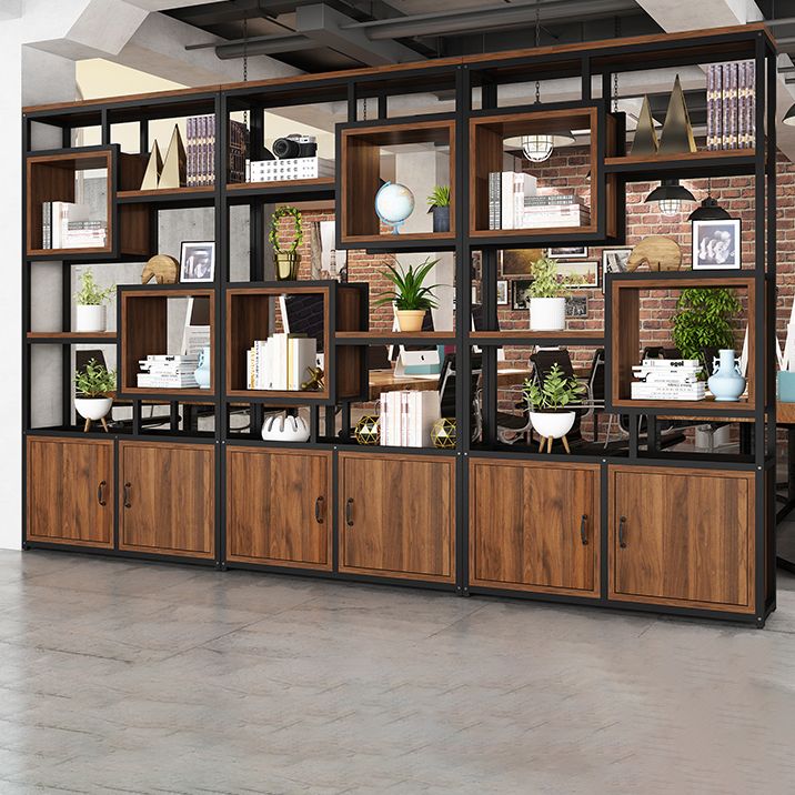 Metaal en houten open plank boekenkast etagere boekenplank voor studieruimte