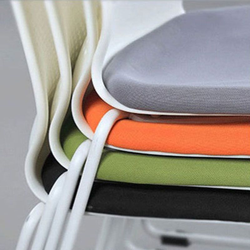 Sedia da ufficio imbottita moderna senza braccio.