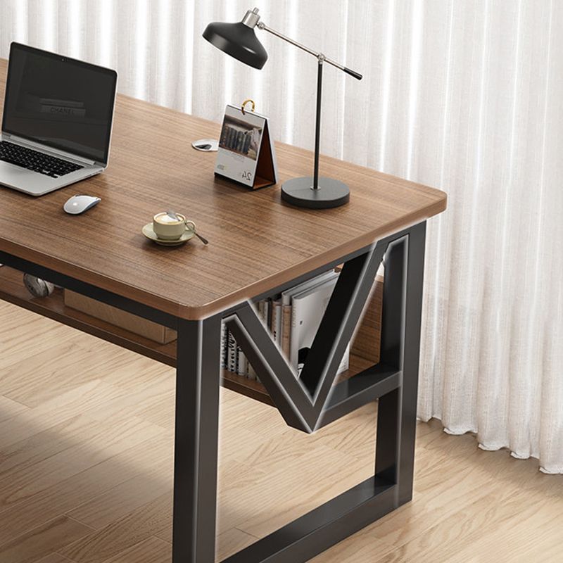 Bureau d'ordinateur rectangulaire Bureau de bureau de finition antique avec jambes en métal