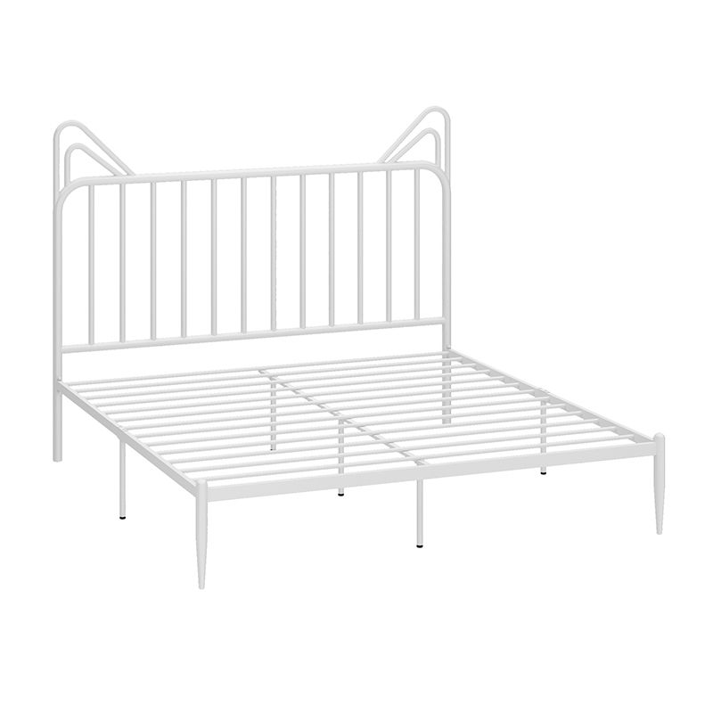 Letto standard contemporaneo con testimonianza in metallo a filo aperto