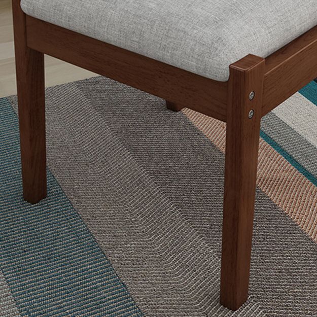 コンテンポラリースタイルのダイニングチェア木製の脚付きダイニングアームサイドチェア