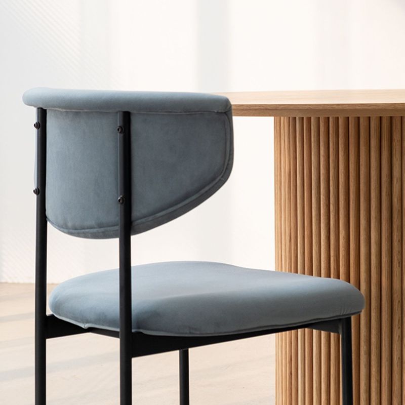 Solid Wood Dining Table Round Modern Pedestal Dining Table for Home Use Clearhalo ' dining_table' 'Dining Tables & Seating' 'Dining Tables' 'furn' 'furn_dining_table' 'Furniture' 'furniture_dining_table' 'Kitchen & Dining Furniture' 'kitchen&dining_furn' 'kitchen' 'kitchen_dining_table' 1200x1200_625da8fb-b774-4f34-9a4d-8bd2ac574261