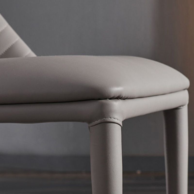 Eigentijdse faux lederen eetstoelen stoelen metalen armloze eetkamerstoelen